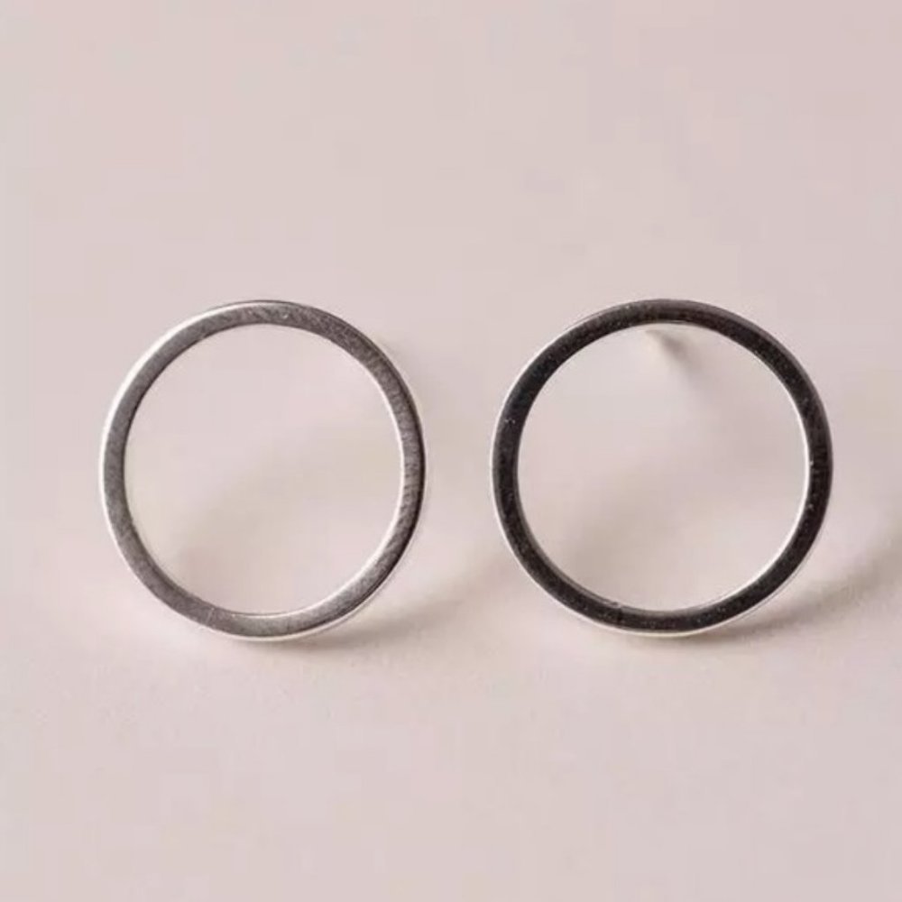 NEW 925 Sterling Silver Simple Circle Earrings - Picture 3 of 4